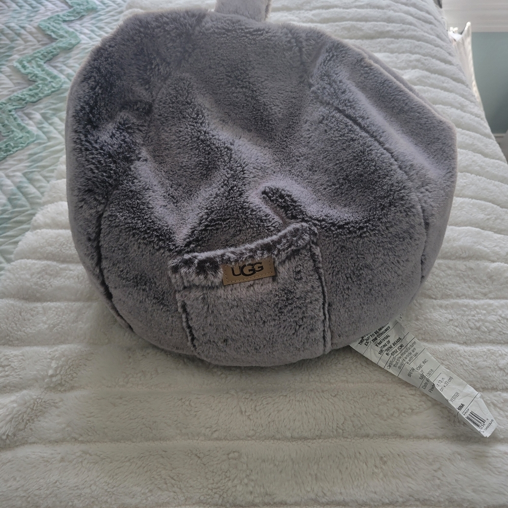UGG Electronic holding pouf
